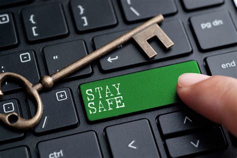 tips for staying safe while online dating
